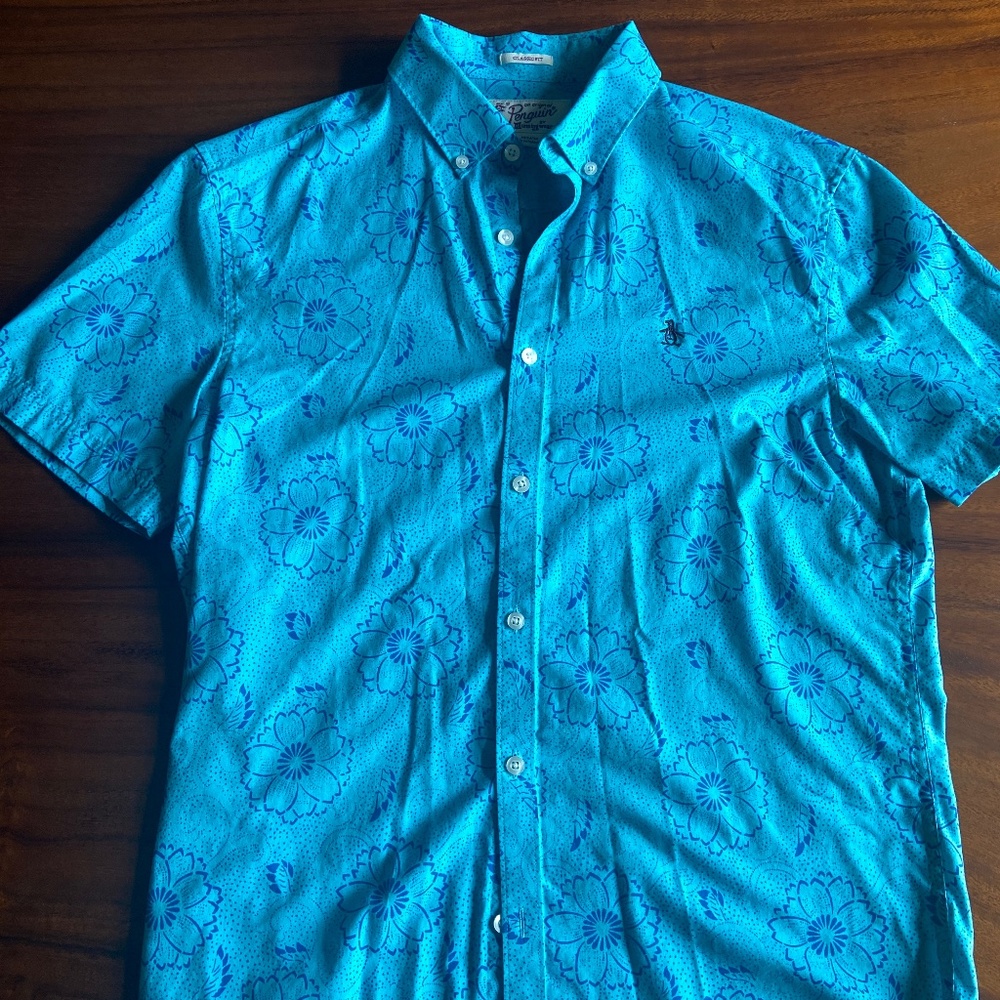 Penguin Classic fit short sleeve shirt // size M
